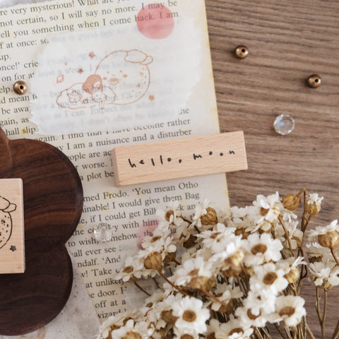 Eileen Tai rubber stamp - Hello, Moon