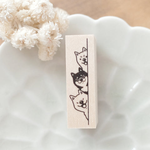 YUN rubber stamp - Peeking