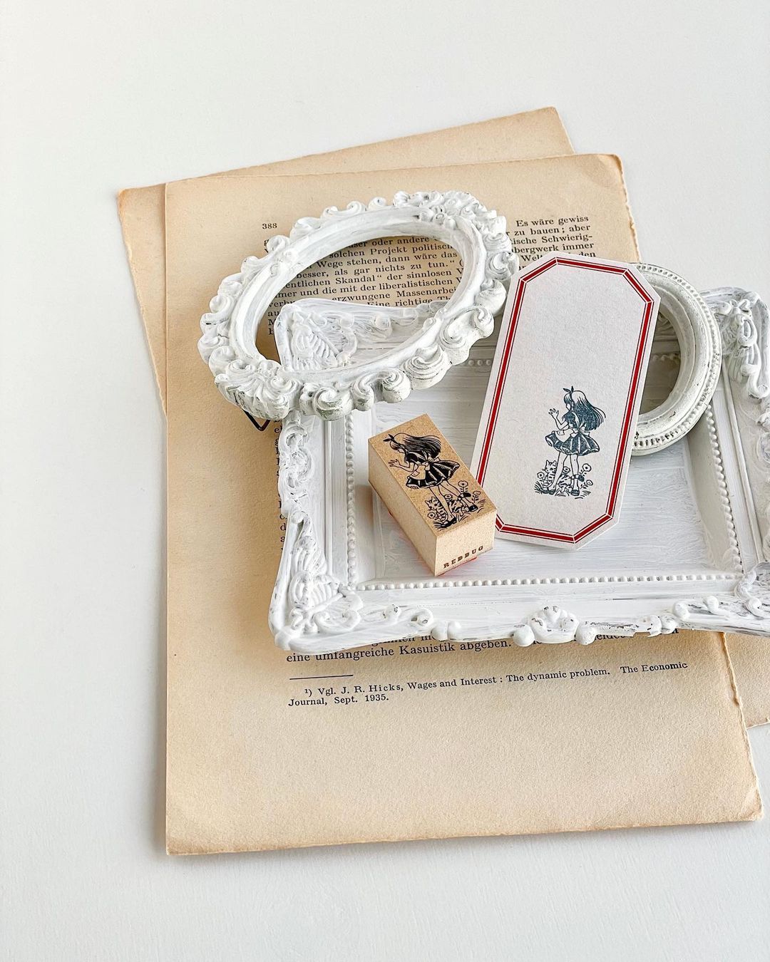 Redbug rubber stamp - Alice and cat – petit zakkaya
