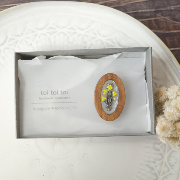 toi toi toi Handmade Accessories - Brooch Wooden Oval (Yellow Flower)