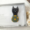 toi toi toi Handmade Accessories - Brooch Kokeshi Cat (Black)