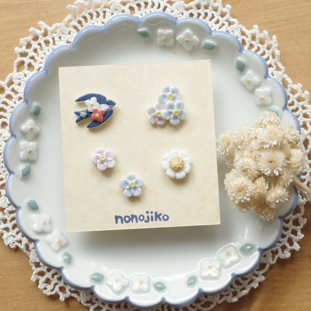 Nonojiko Handmade Accessories - Pierce forget-me-not & camomile set  (25)