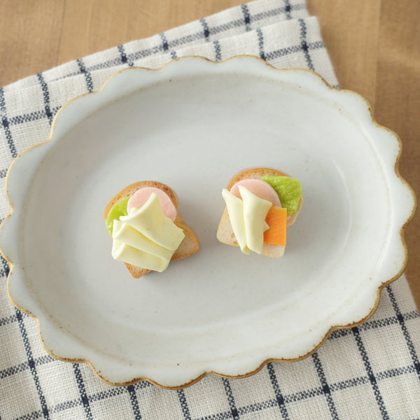 Rye handmade accessories - miniature brooch - Sliced cheese
