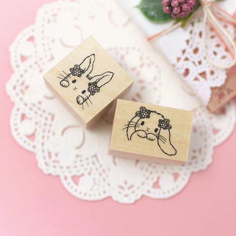 Ecru Forest rubber stamp - La saison des fraises Series - Rabbits with flower