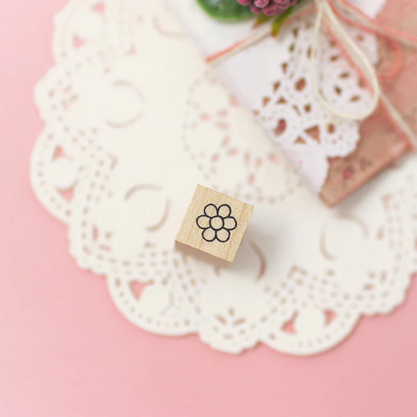 Ecru Forest rubber stamp - La saison des fraises Series - Strawberry flower